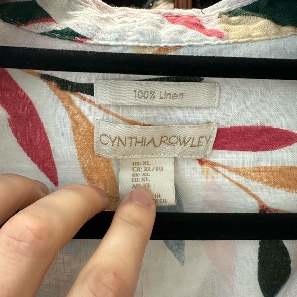 Cynthia Rowley linen shirt- size XL but runs small - Picture 2 of 3
